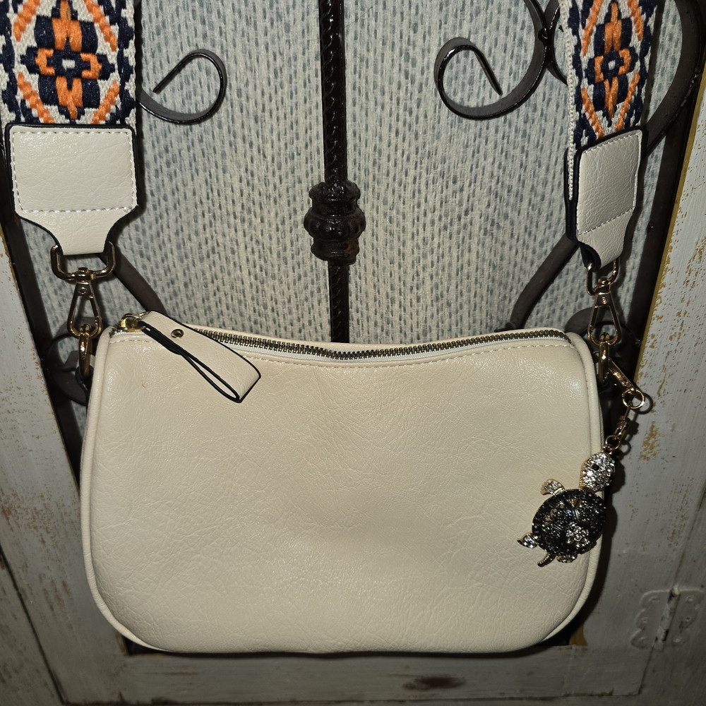 Stylish Cream Crossbody Bag with Aztec Patterned Strap - Picture 2 of 5